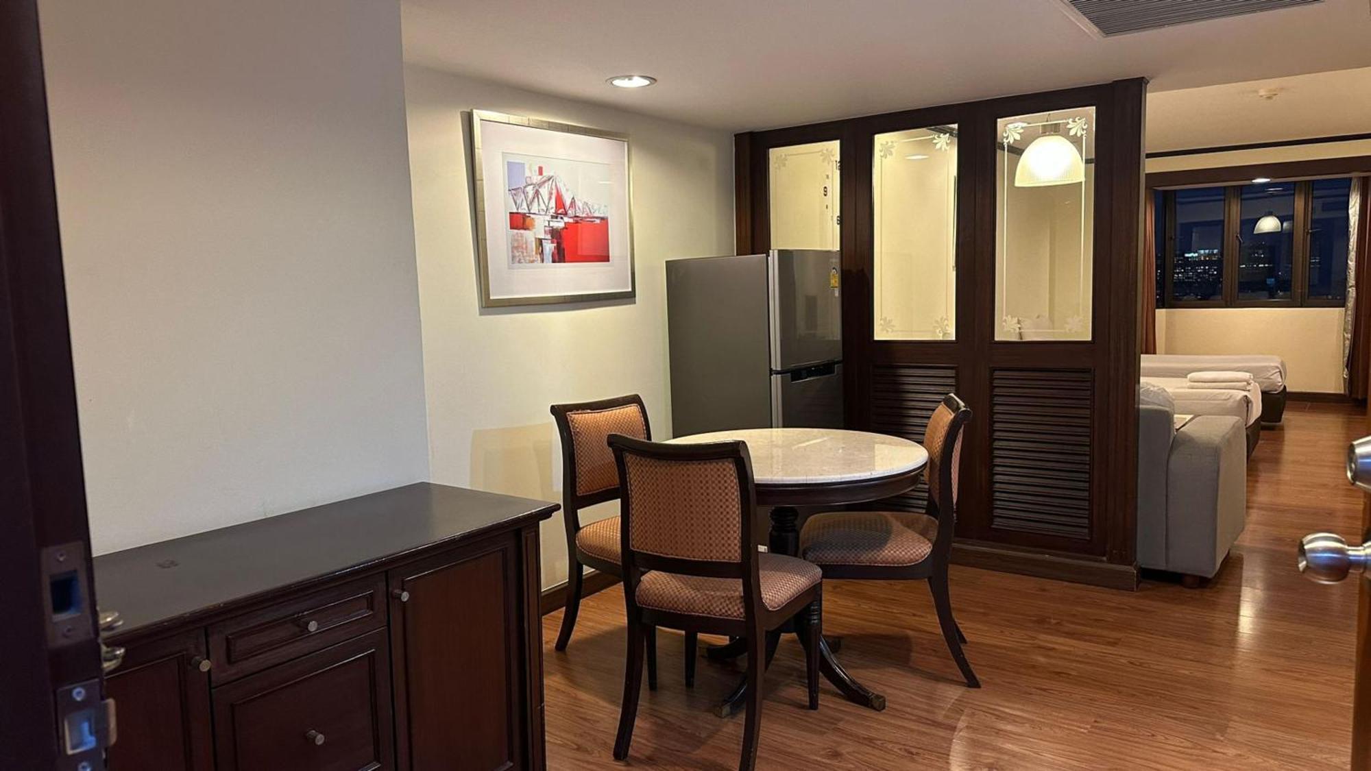 Affordable Serviced Apartments In Nana Omni Tower - Prime Sukhumvit Location Bangkok Exterior photo