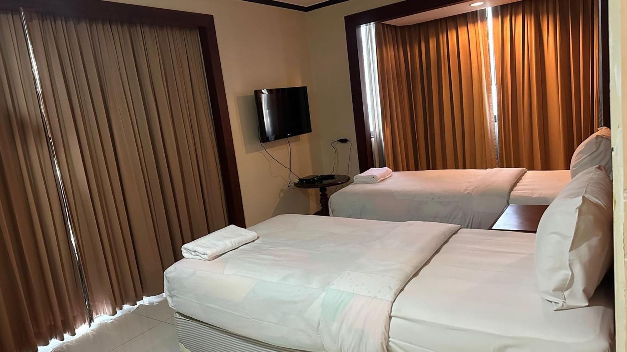 Affordable Serviced Apartments In Nana Omni Tower - Prime Sukhumvit Location Bangkok Exterior photo