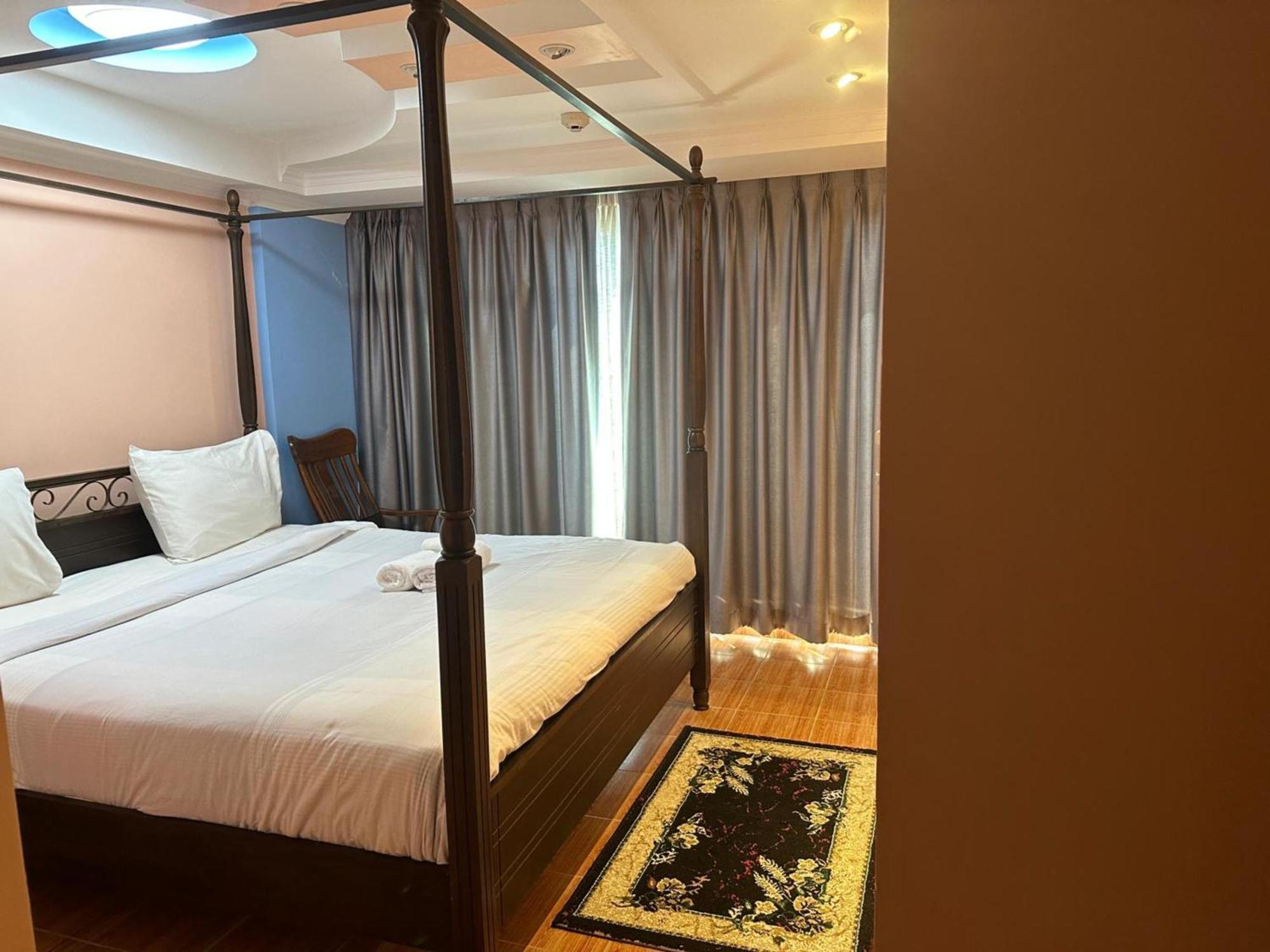 Affordable Serviced Apartments In Nana Omni Tower - Prime Sukhumvit Location Bangkok Exterior photo