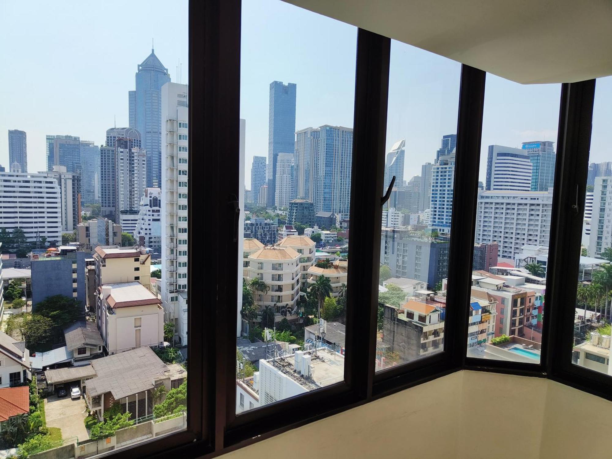 Affordable Serviced Apartments In Nana Omni Tower - Prime Sukhumvit Location Bangkok Exterior photo
