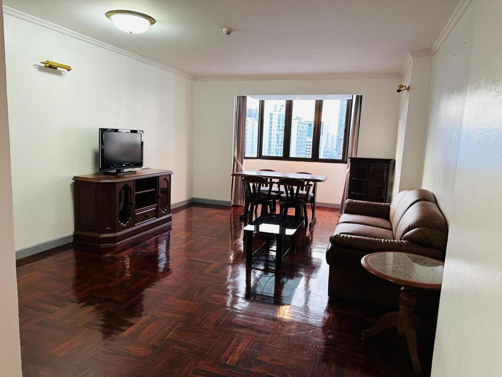 Affordable Serviced Apartments In Nana Omni Tower - Prime Sukhumvit Location Bangkok Exterior photo