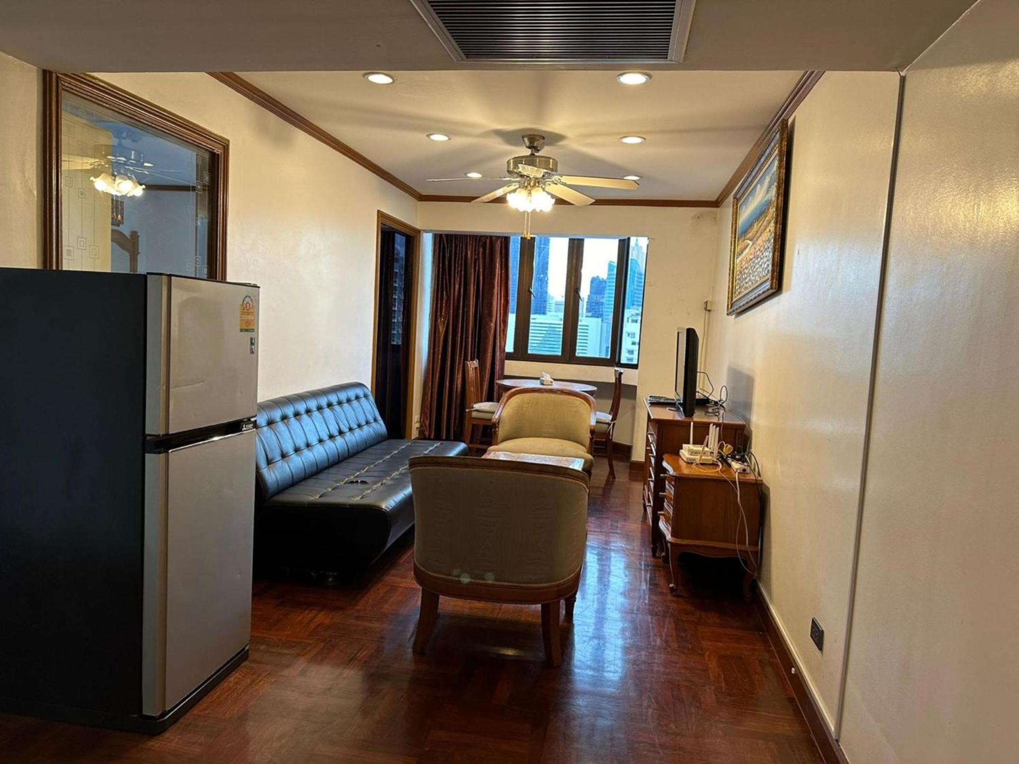 Affordable Serviced Apartments In Nana Omni Tower - Prime Sukhumvit Location Bangkok Exterior photo