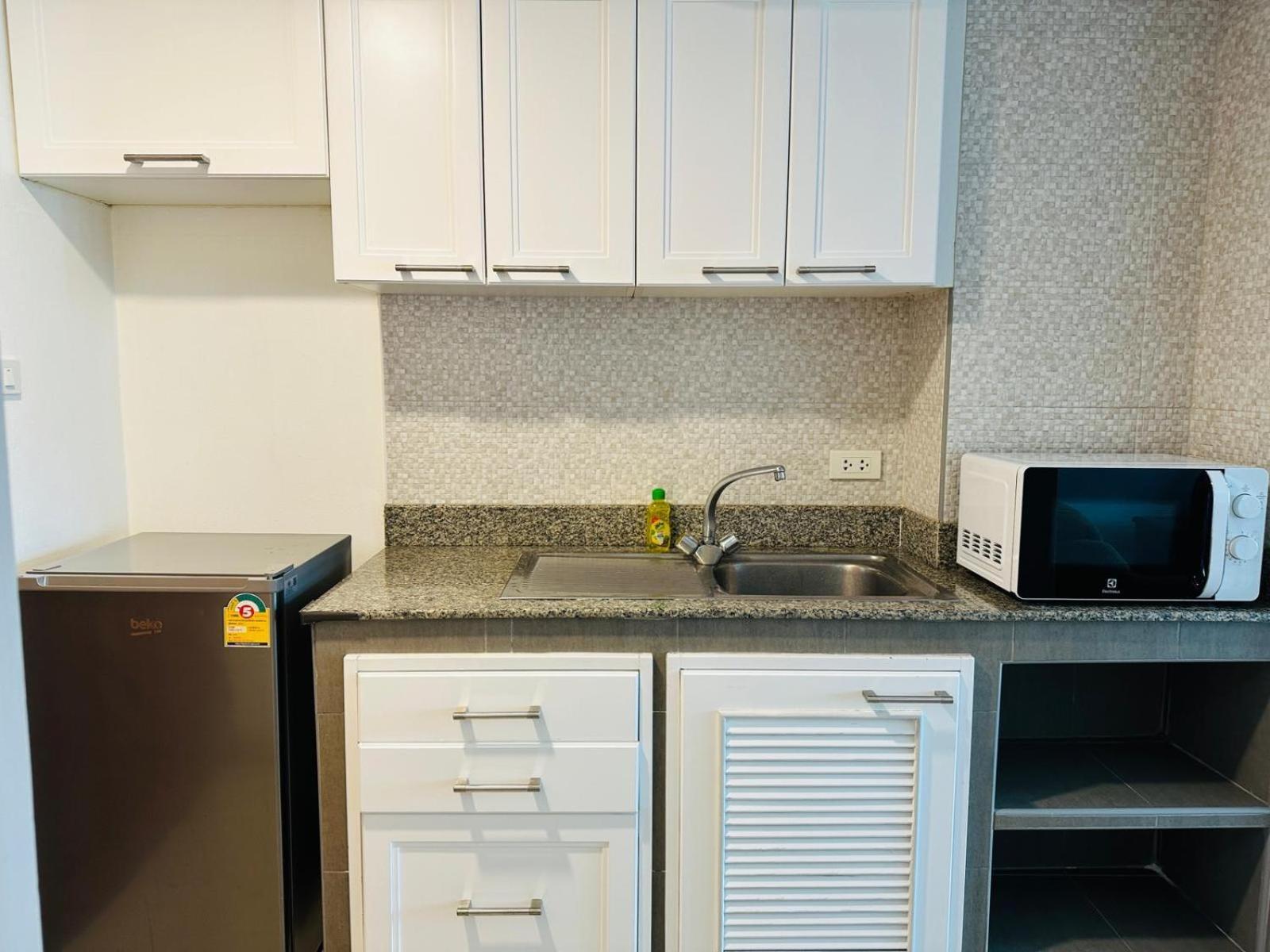 Affordable Serviced Apartments In Nana Omni Tower - Prime Sukhumvit Location Bangkok Exterior photo