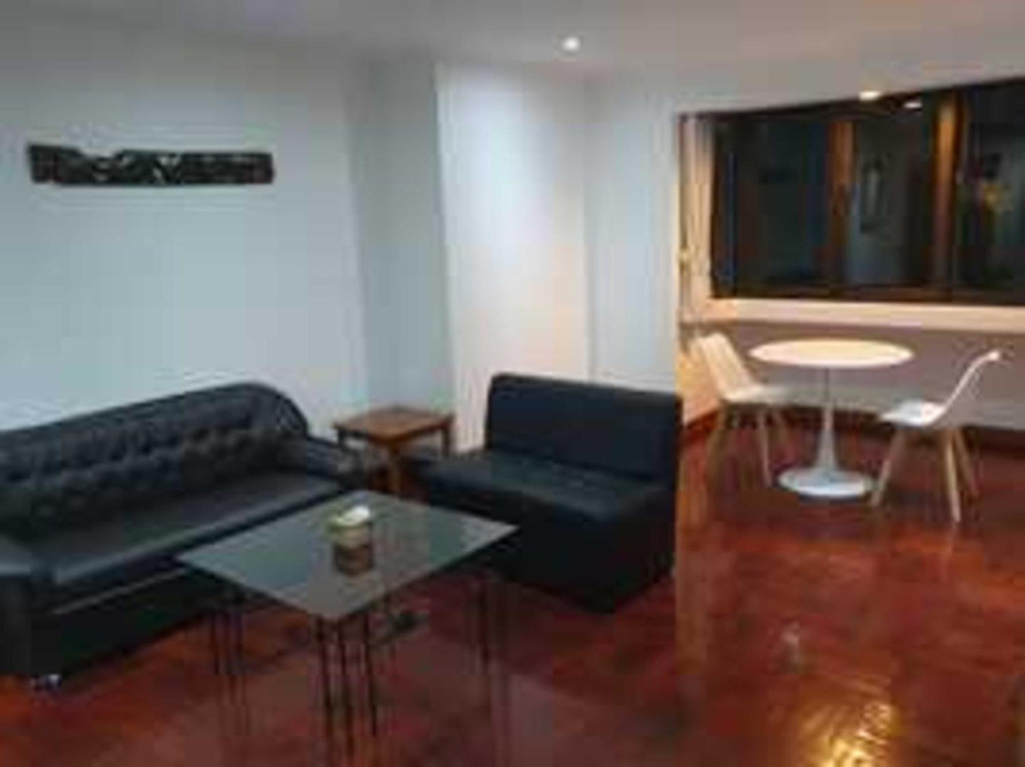 Affordable Serviced Apartments In Nana Omni Tower - Prime Sukhumvit Location Bangkok Exterior photo