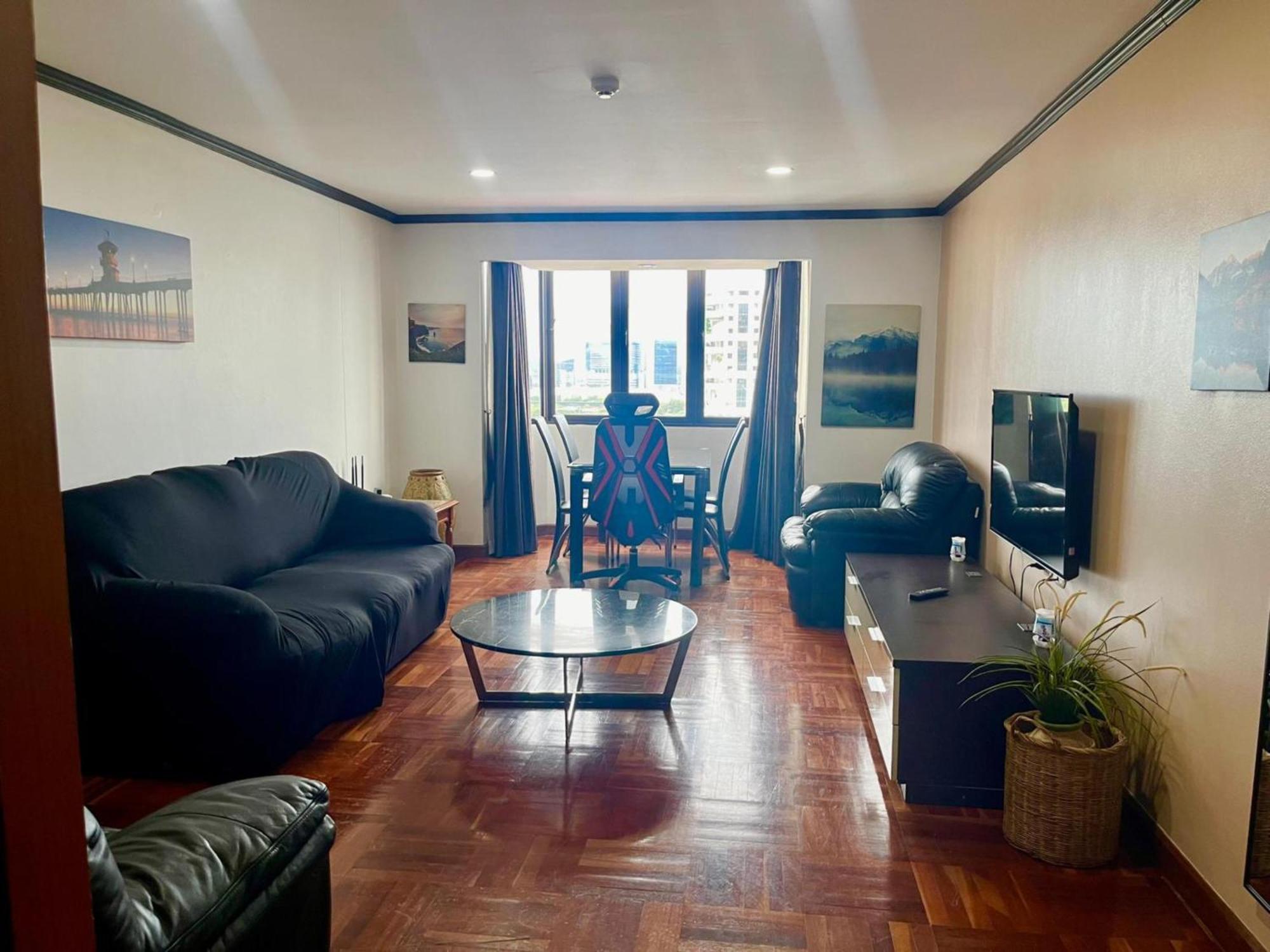 Affordable Serviced Apartments In Nana Omni Tower - Prime Sukhumvit Location Bangkok Exterior photo